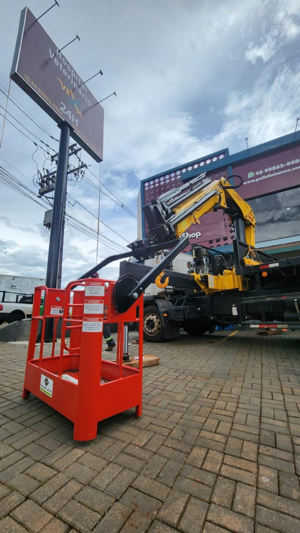 CESTO METÁLICO ACOPLADO  PARA GUINDASTE