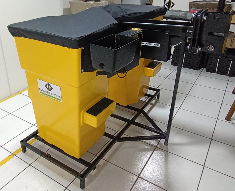 CESTO EM FIBRA ACOPLADO PARA GUINDASTE