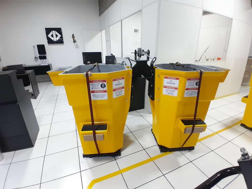 CESTO EM FIBRA ACOPLADO PARA GUINDASTE