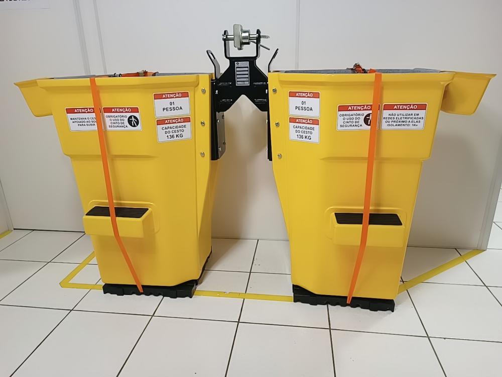 CESTO EM FIBRA ACOPLADO PARA GUINDASTE